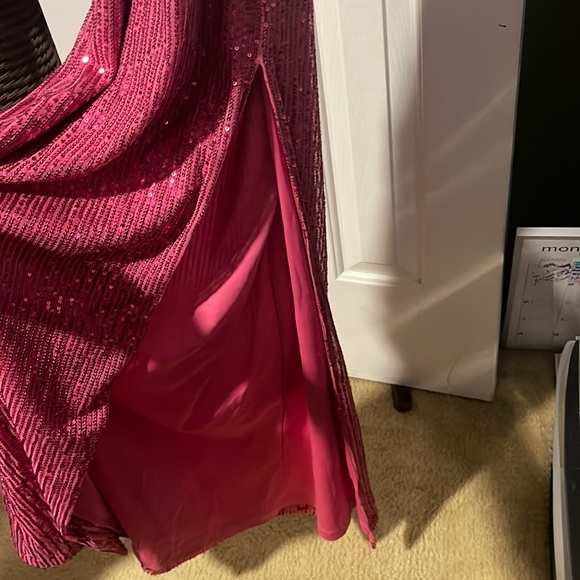 Pink gown - Picture 3 of 3